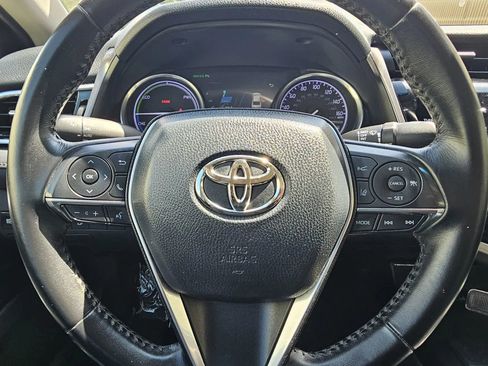Used 2018 Toyota Camry XLE FWD image 22