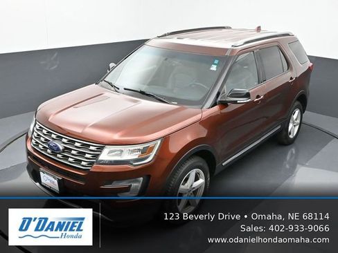 Used 2016 Ford Explorer XLT w/ Equipment Group 202A AWD/4WD image 21
