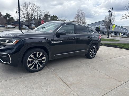 Used 2023 Volkswagen Atlas Cross Sport SEL Premium R-Line AWD/4WD image 10