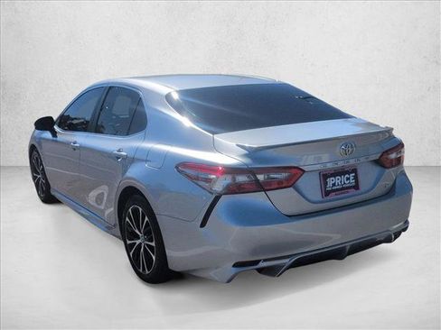 Used 2018 Toyota Camry SE image 8