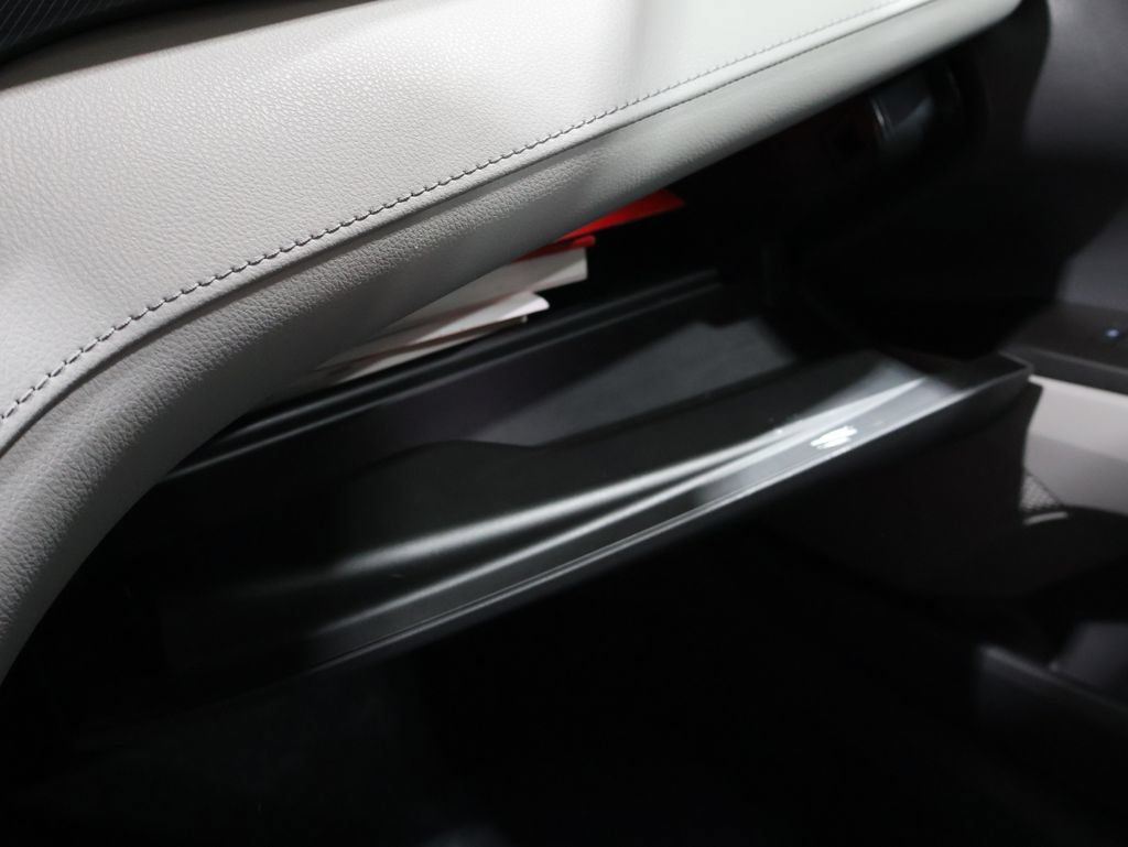 Used 2022 Toyota Camry LE AWD/4WD image 31