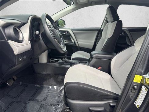 Used 2017 Toyota RAV4 XLE FWD image 10