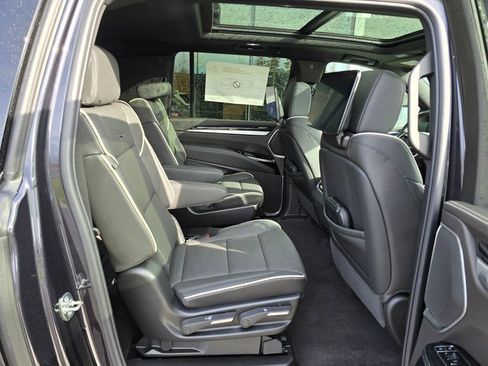 New 2026 Cadillac Escalade ESV Sport w/ LPO, ONYX Package image 12