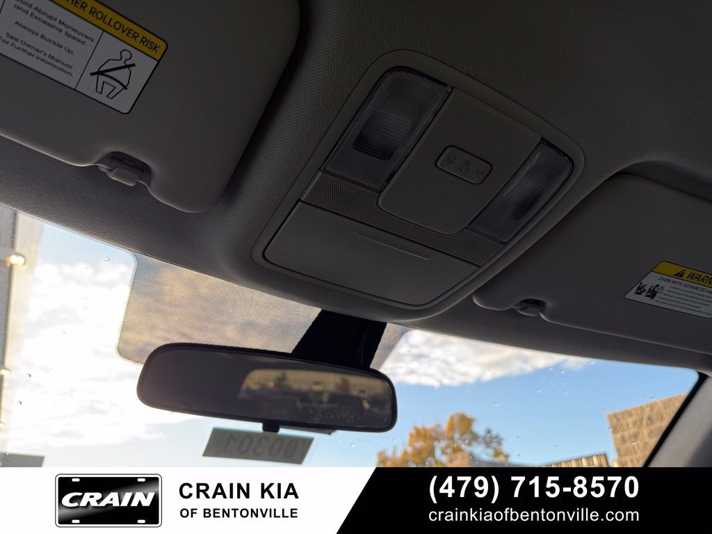 Used 2025 Kia Soul LX w/ LX Technology Package FWD image 19