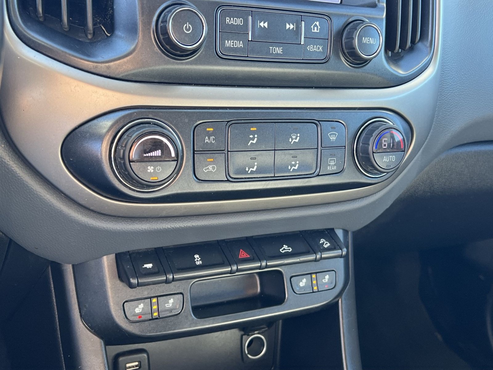 Used 2018 Chevrolet Colorado Z71 AWD/4WD image 21