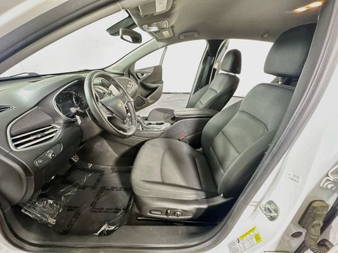 Used 2017 Chevrolet Malibu LT FWD image 15