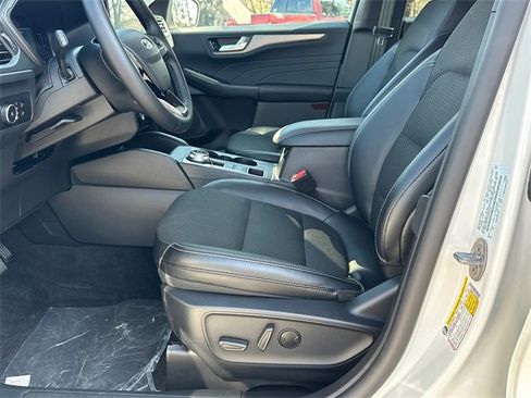 New 2025 Ford Escape SE image 10