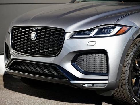 New 2026 Jaguar F-PACE R-Dynamic S image 2