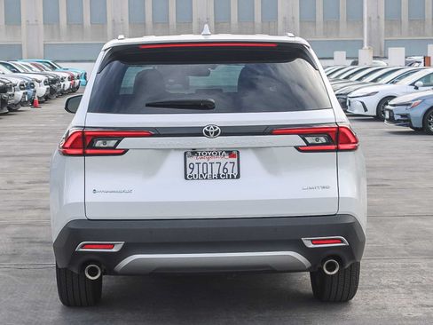 Used 2025 Toyota Grand Highlander AWD Hybrid image 8