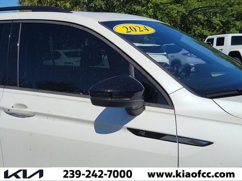 Used 2024 Volkswagen Tiguan SE R-Line AWD/4WD image 8