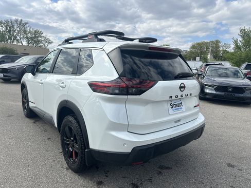 Used 2025 Nissan Rogue SV AWD/4WD image 5