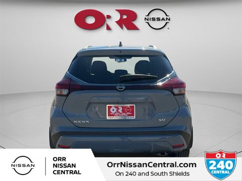 Used 2024 Nissan Kicks SV image 6