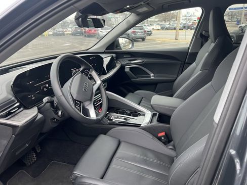 Used 2025 Audi Q5 Premium Plus w/ Premium Plus image 6