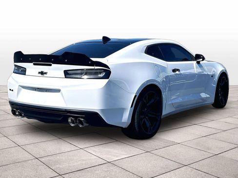Used 2017 Chevrolet Camaro SS RWD image 9