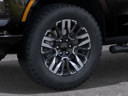 New 2026 Chevrolet Suburban Z71 w/ Comfort Package AWD/4WD image 10