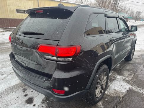 Used 2016 Jeep Grand Cherokee Laredo 75th Anniversary image 5