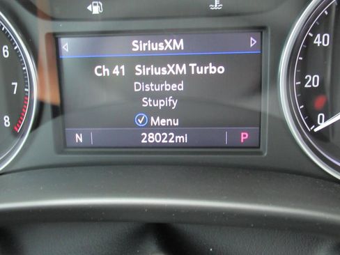 Used 2022 Buick Enclave Essence w/ Sport Touring Edition image 33