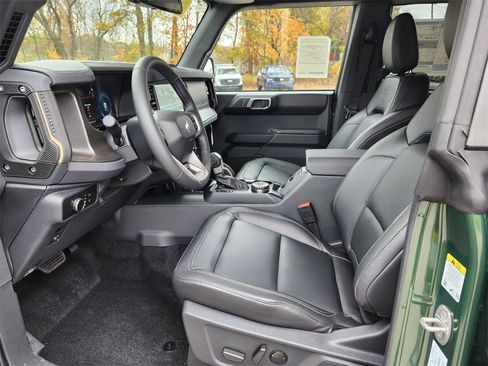 New 2025 Ford Bronco Badlands image 17