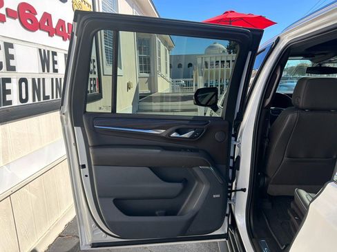 Used 2022 GMC Yukon XL Denali image 28