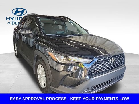 Used 2024 Toyota Corolla Cross LE image 3