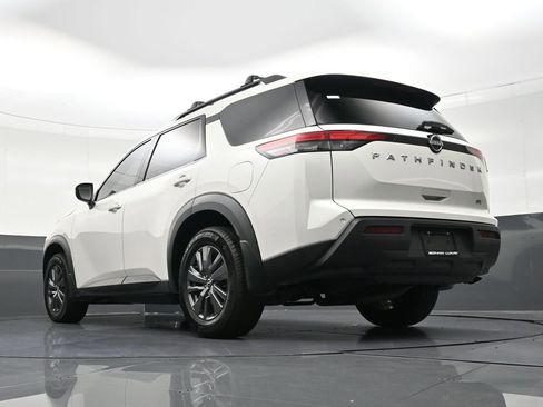 Used 2022 Nissan Pathfinder SV image 26