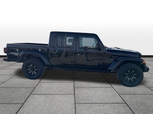 Used 2021 Jeep Gladiator Sport image 4