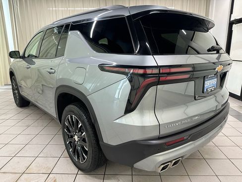Certified 2025 Chevrolet Traverse LT w/ Sun and Wheel Package image 9