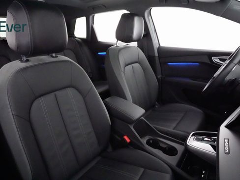 Used 2022 Audi Q4 e-tron Premium Plus image 8