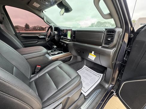 Used 2023 Chevrolet Silverado 1500 LT AWD/4WD image 30