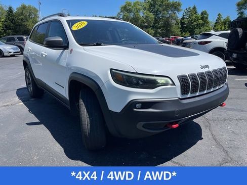 Used 2019 Jeep Cherokee Trailhawk AWD/4WD image 2