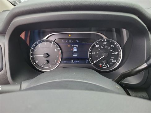 Used 2024 Nissan Titan SV w/ SV Convenience Package image 17