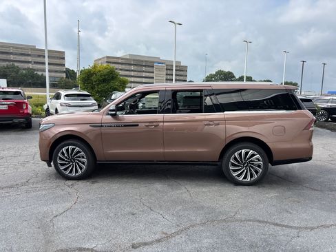 New 2025 Lincoln Navigator L Black Label image 4