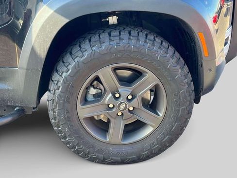 Used 2023 Land Rover Defender 110 S image 12