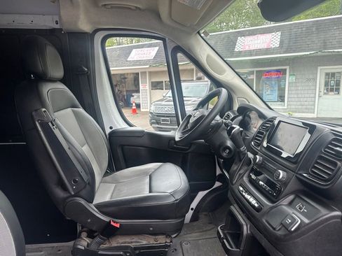Used 2023 RAM ProMaster 2500 FWD image 32
