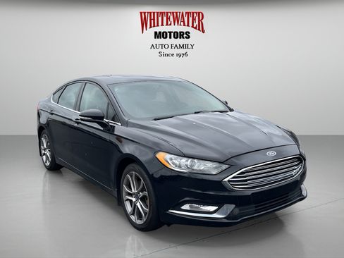 Used 2017 Ford Fusion SE w/ Equipment Group 201A image 7