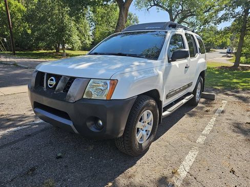 Used 2005 Nissan Xterra Off-Road AWD/4WD image 2
