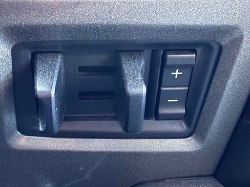 Used 2017 Ford F150 Raptor w/ Equipment Group 802A Luxury AWD/4WD image 25
