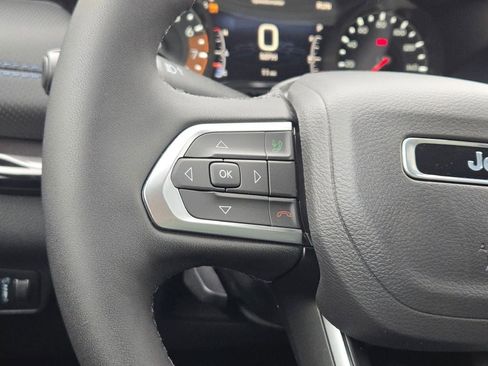 New 2026 Jeep Compass Latitude image 29