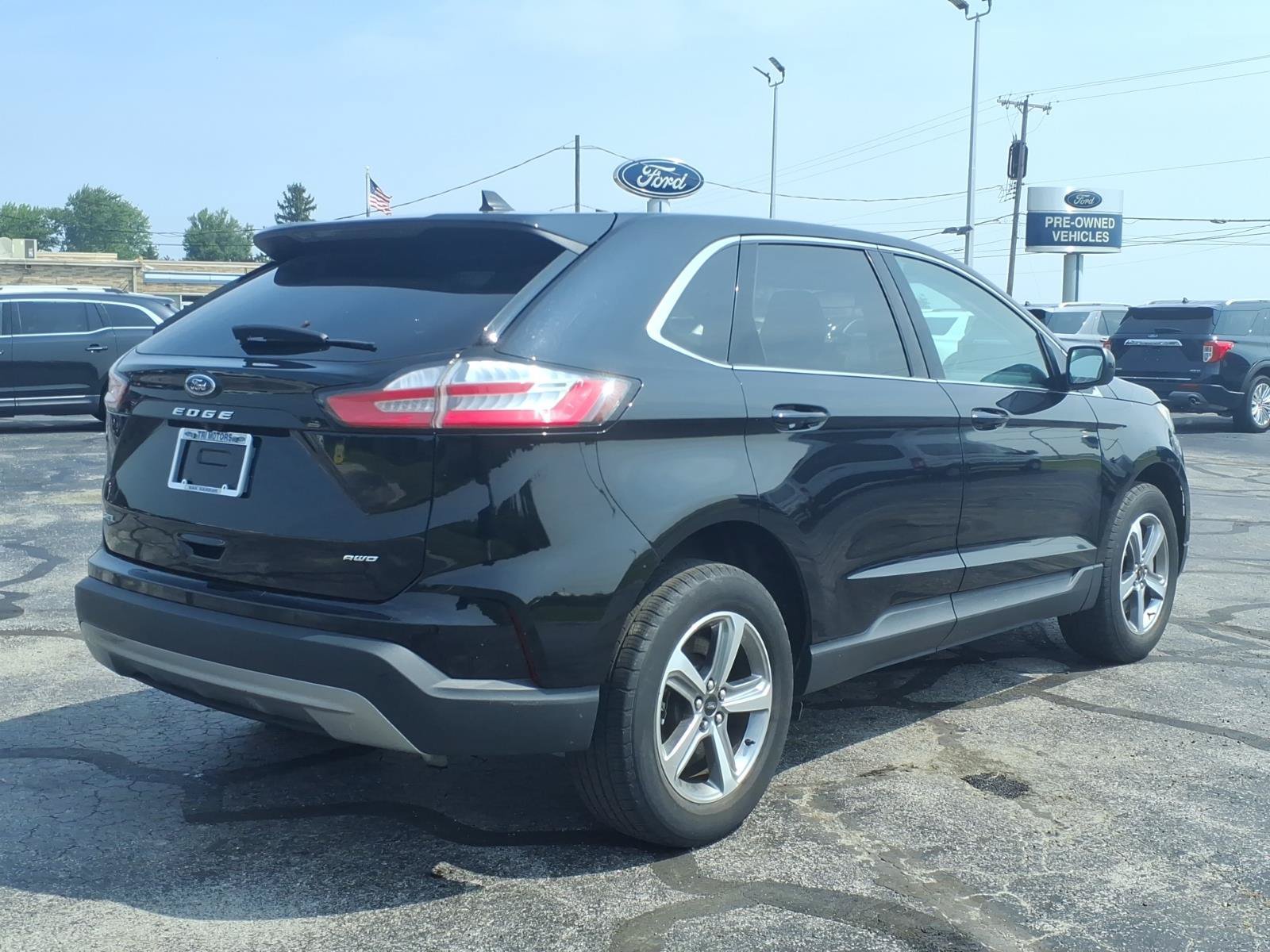 Used 2024 Ford Edge SEL w/ Convenience Package AWD/4WD image 3
