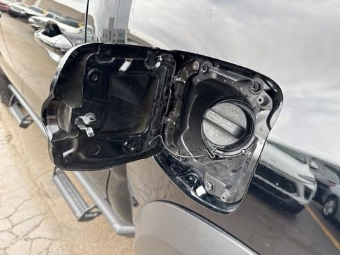 Used 2023 Toyota Tacoma TRD Off-Road w/ Black Out Package (TMS) image 19