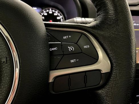 Used 2022 Jeep Renegade Latitude w/ Sun/Sound Group image 19