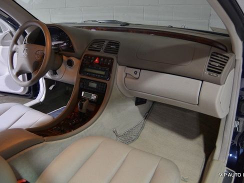 Used 2002 Mercedes-Benz CLK 320 Cabriolet image 9