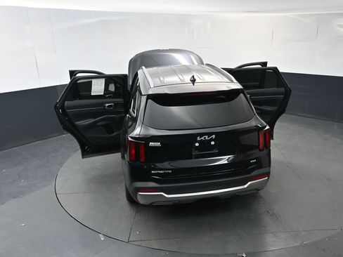 Certified 2024 Kia Sorento S AWD/4WD image 18
