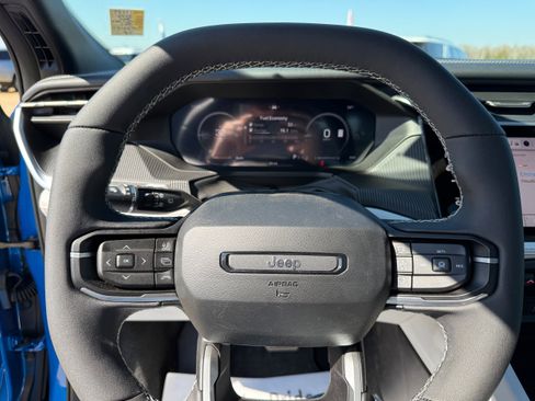 New 2026 Jeep Cherokee Overland image 8