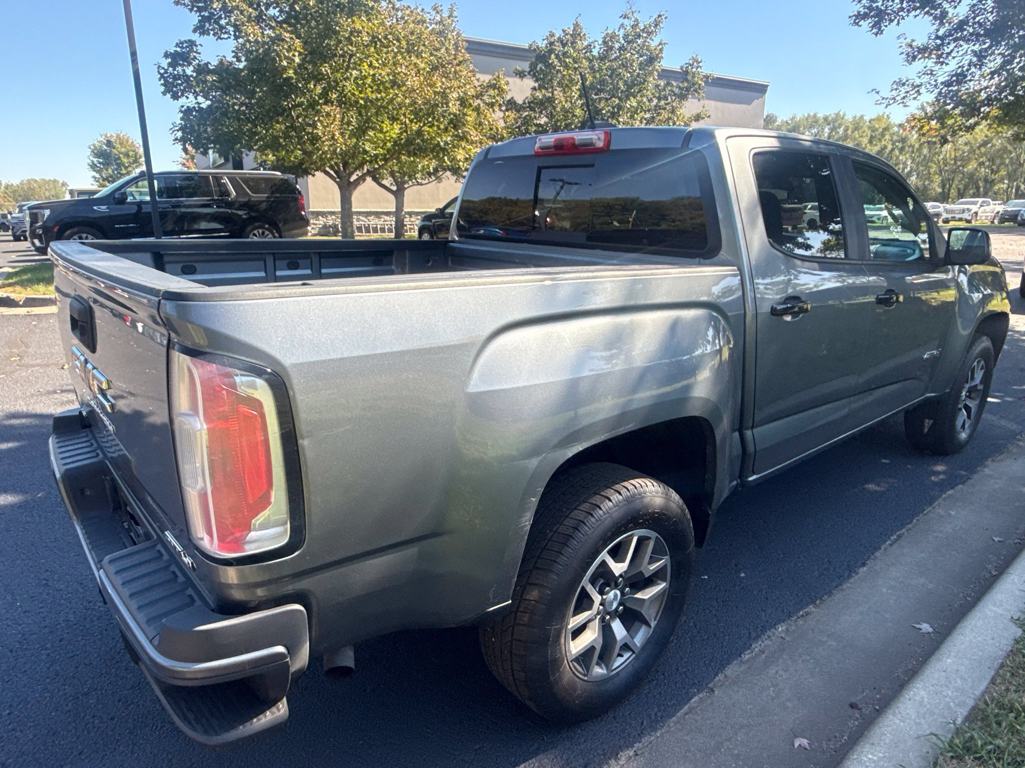 Used 2022 GMC Canyon AT4 AWD/4WD image 5