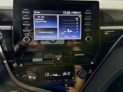 Used 2022 Toyota Camry SE w/ Convenience Package FWD image 18