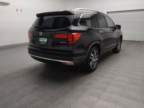 Used 2017 Honda Pilot Touring image 9