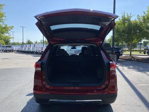 Used 2023 Chevrolet Equinox Premier FWD image 11