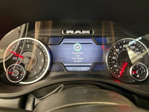 New 2026 RAM 1500 Express AWD/4WD image 13