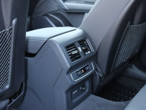 Used 2023 Audi Q5 2.0T Premium w/ Convenience Package AWD/4WD image 24